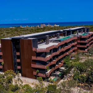 Apartment Seascape Near The With A Sea-view Rooftop And Infinity Pool, Tulum